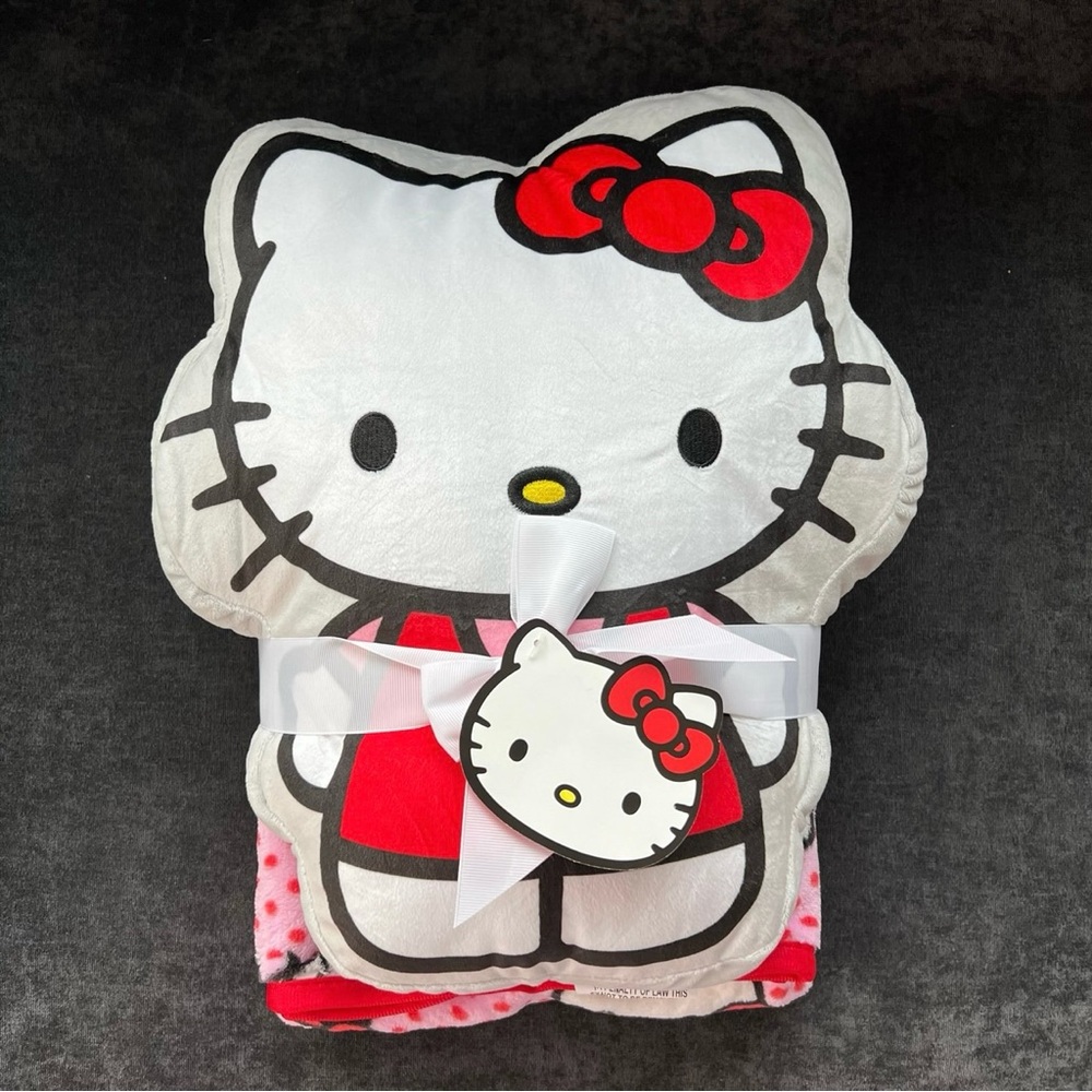 NWT Hello Kitty Pillow and Throw Set, "40 x 50"